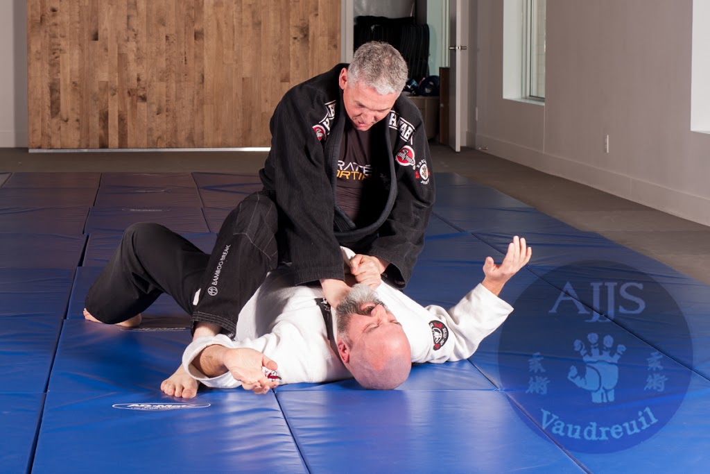 Jiu Jitsu Vaudreuil | 17 Boulevard de la Cité-des-Jeunes Local 110A, Vaudreuil-Dorion, QC J7V 0N3, Canada | Phone: (514) 972-3036