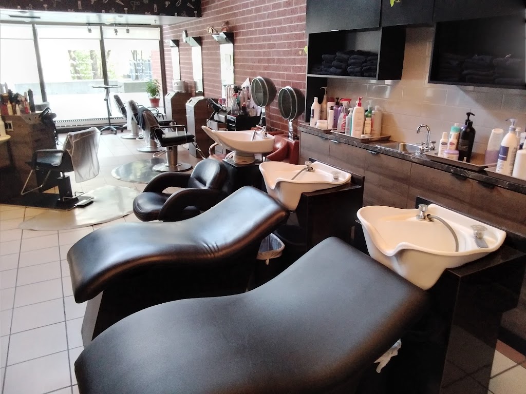 Coiffure de la Tourelle | 30 Av du Centenaire, Salaberry-de-Valleyfield, QC J6S 3L6, Canada | Phone: (450) 373-8113