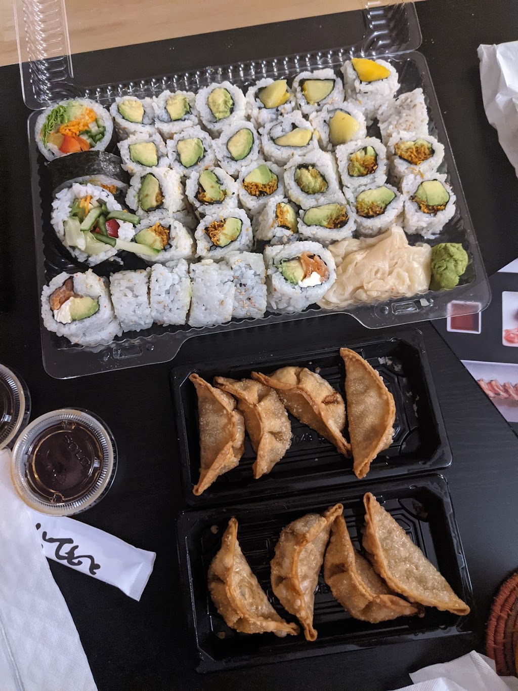 sushi shin | 304 Mnt de lÉglise, ile de bizard, QC H9E 1B5, Canada | Phone: (514) 620-7888