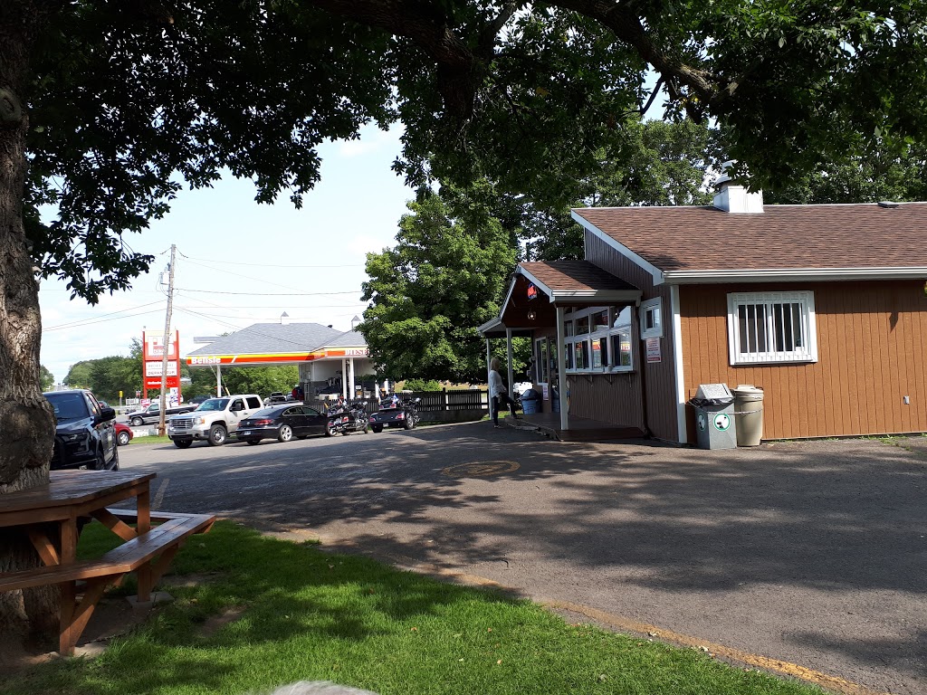 Snack Bar Au Vieux Frene | 14630 Route Arthur Sauvé, Mirabel, QC J7N 2C1, Canada | Phone: (450) 258-2851