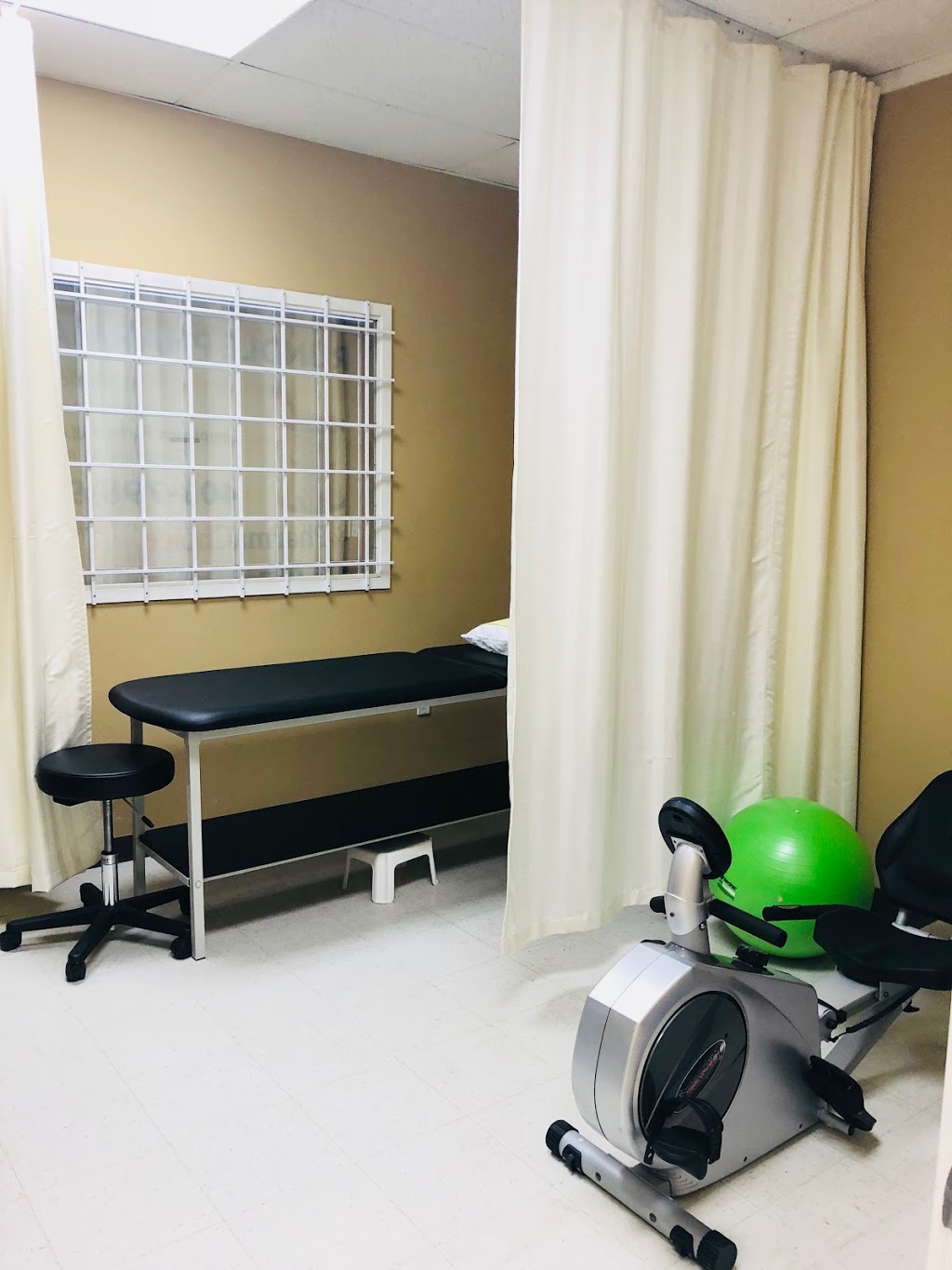 Revital Health Physiotherapy and Massage - Rundle | 3735 Rundlehorn Dr NE #12, Calgary, AB T1Y 2K1, Canada | Phone: (403) 455-5995