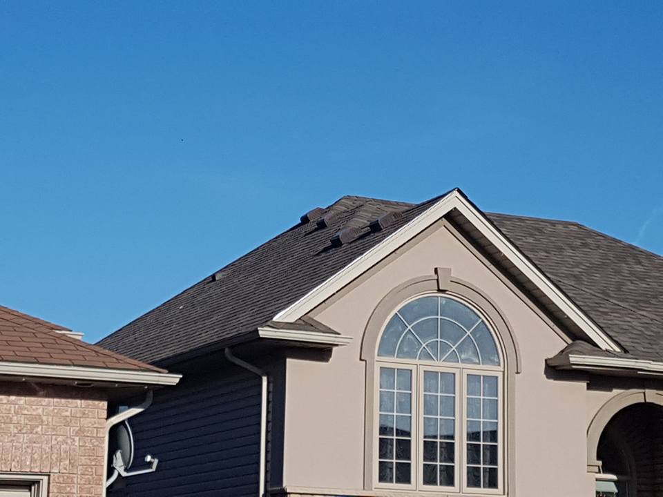 Hanans roofing | Queen St, Brantford, ON N3T 3B8, Canada | Phone: (226) 934-7130
