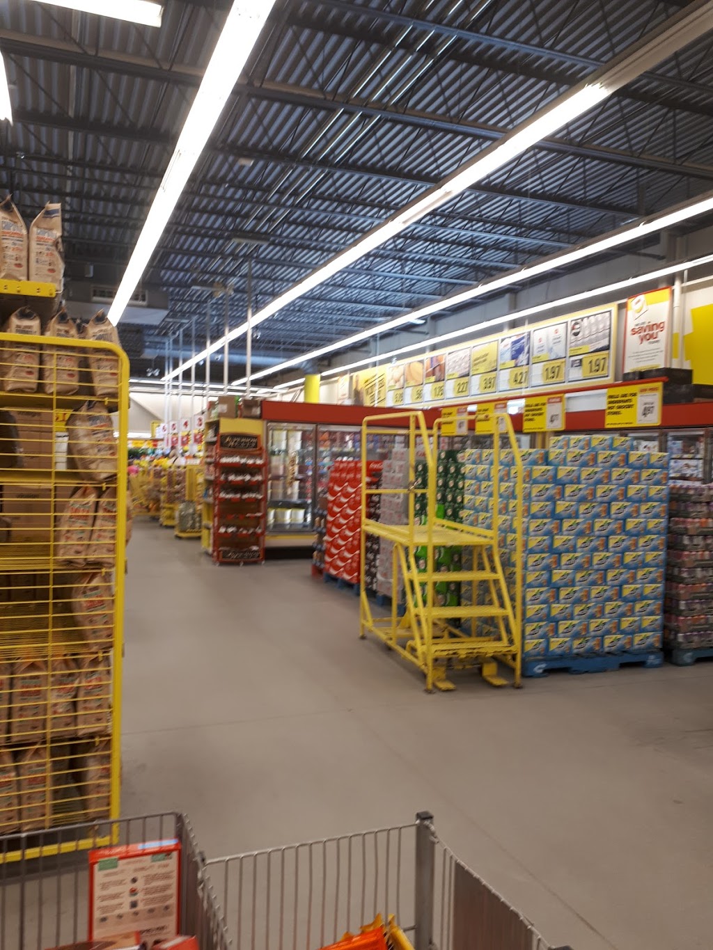 Justin & Staceys No Frills | 285 Mill St, Angus, ON L0M 1B4, Canada | Phone: (866) 987-6453