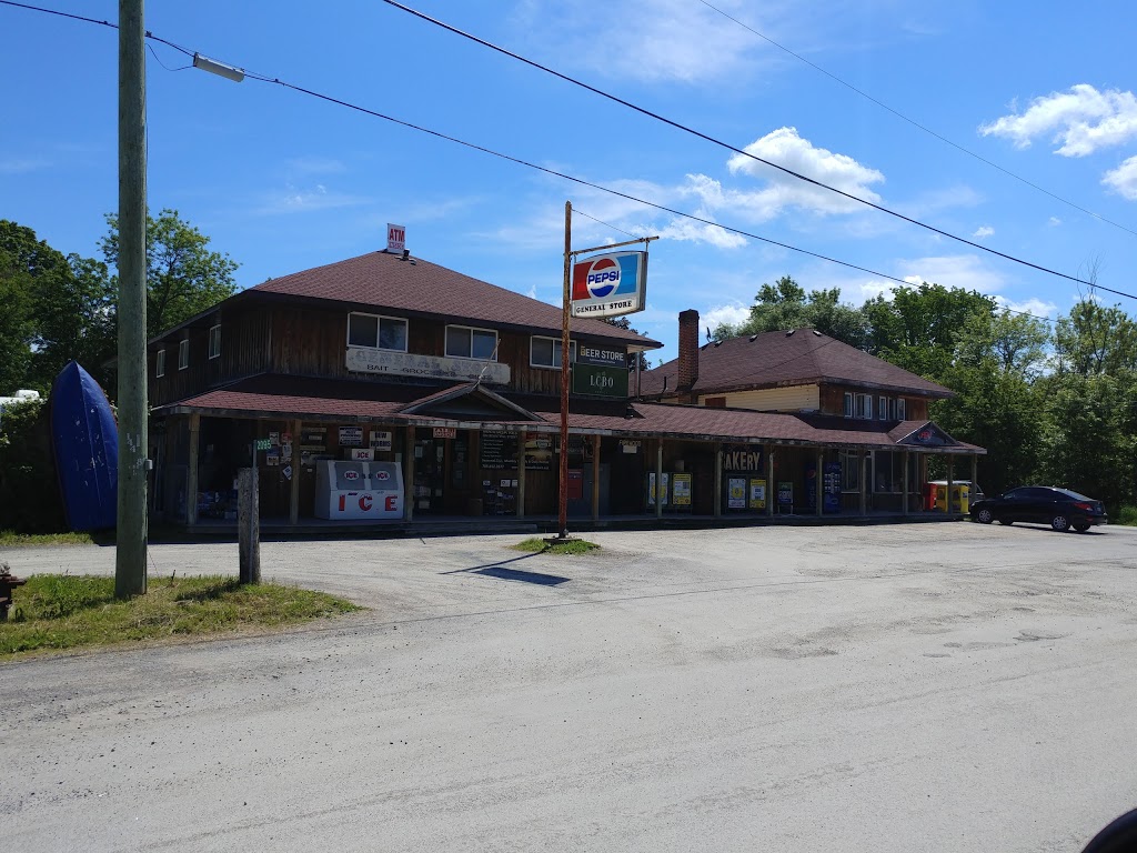 Youngs Point General Store | 2095 Nathaway Dr, Youngs Point, ON K0L 3G0, Canada | Phone: (705) 652-3731