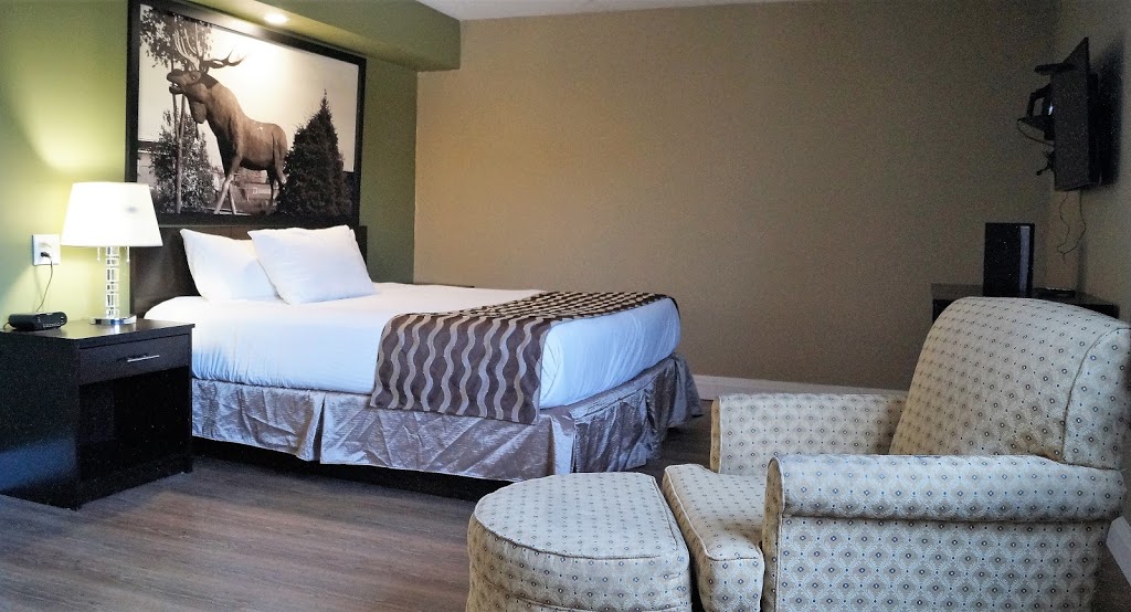 Red Maple inn and suites | 225 Main St W, Huntsville, ON P1H 1Y1, Canada | Phone: (705) 789-5504