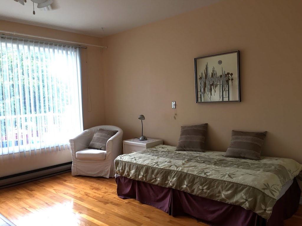 Résidence Arc-en-Ciel Résidence pour personnes âgées Longueuil | 820 Terrasse Decelles, Longueuil, QC J4L 3T7, Canada | Phone: (450) 677-8486