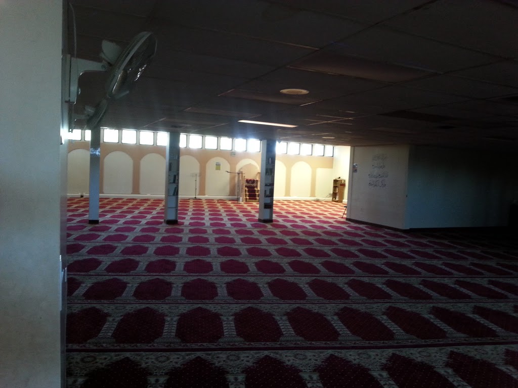 Masjid Al Omari مسجد | 6504 137 Ave NW, Edmonton, AB T5A 1R8, Canada | Phone: (780) 705-4191