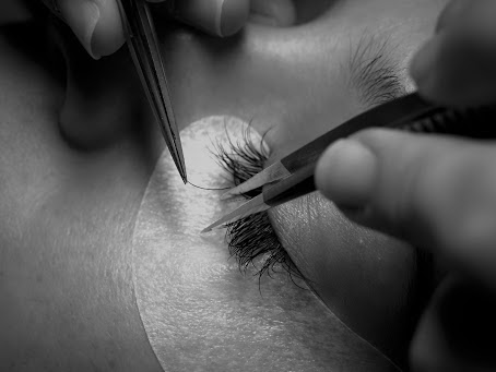 Lash Out Eyelash Extensions | 8458 16th Ave, Burnaby, BC V3N 1S3, Canada | Phone: (778) 789-5555