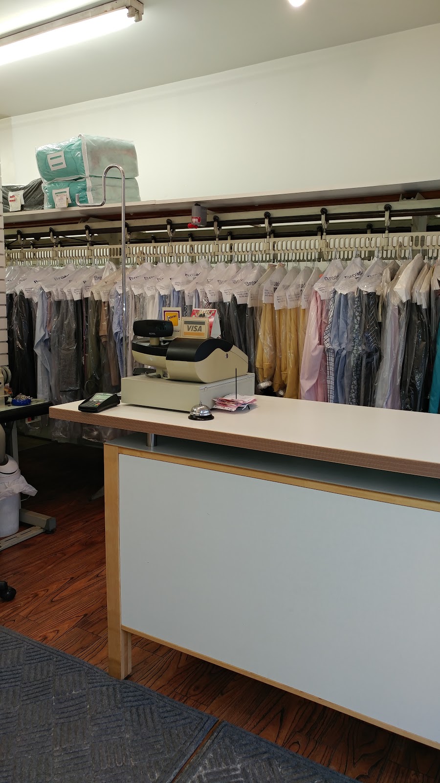 Broadview Dry Cleaners | 936 Broadview Ave, Toronto, ON M4K 2R1, Canada | Phone: (416) 466-9736
