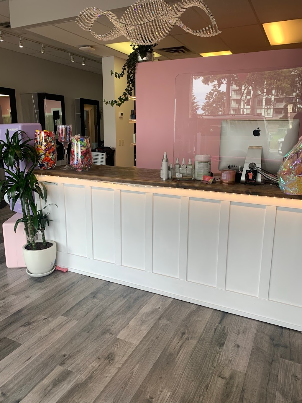 Pink Lemonade Salon | 2778 Peatt Rd, Victoria, BC V9B 3V3, Canada | Phone: (250) 474-8999