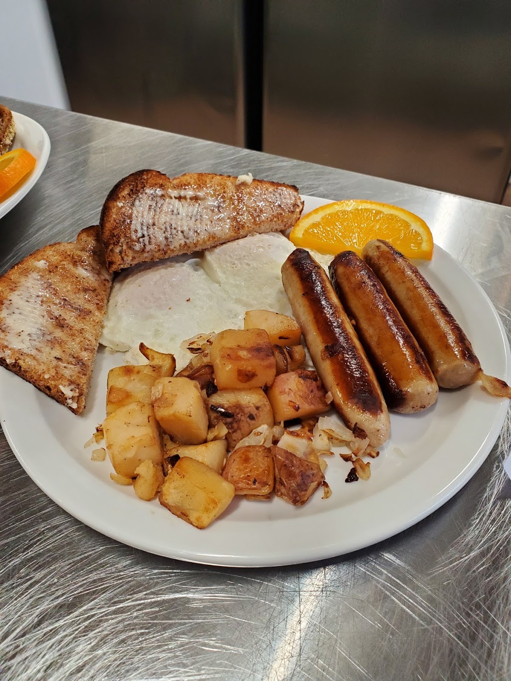 Shakers diner | 98 Queen St, Lakefield, ON K0L 2H0, Canada | Phone: (705) 651-6608