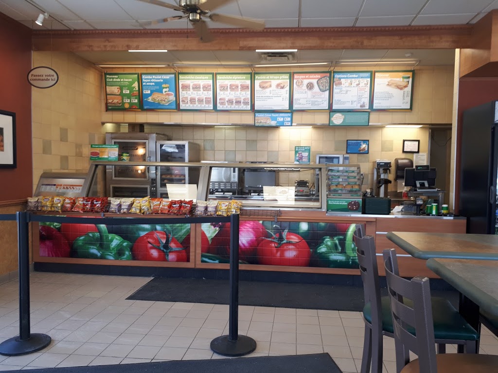 Subway | 395 1re Av, Asbestos, QC J1T 1Z1, Canada | Phone: (819) 879-2264