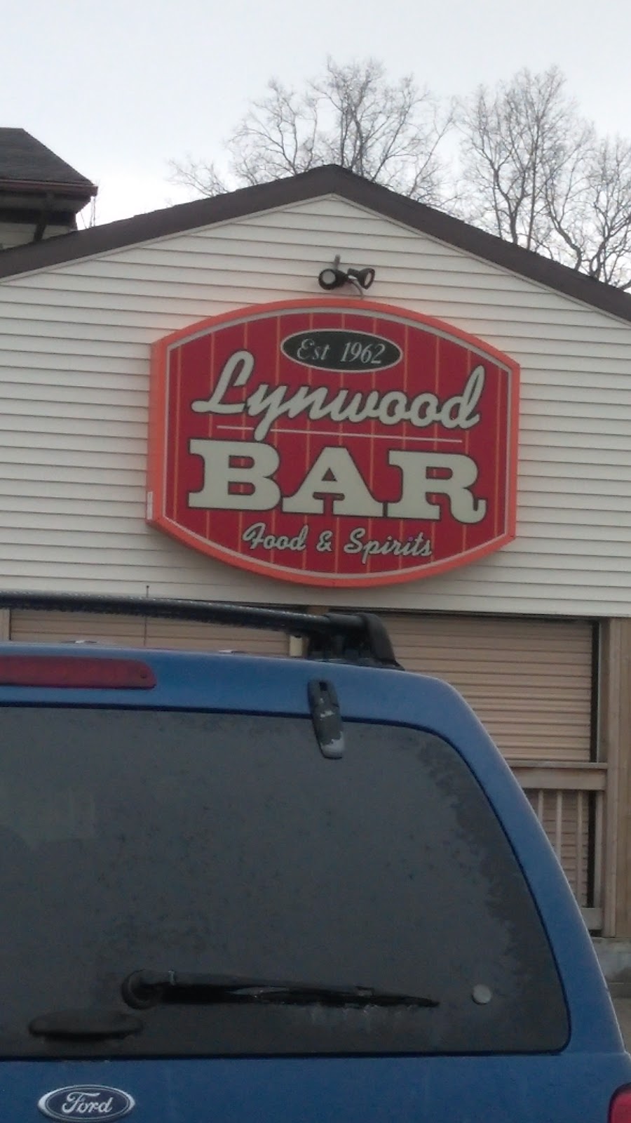 Lynwood Bar | 596 Busha Hwy, Marysville, MI 48040, USA | Phone: (810) 364-8114