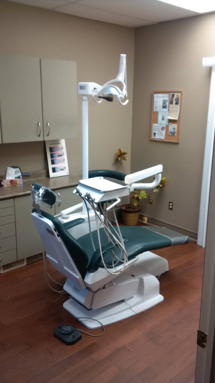 Simcoe Dental & Denture Clinic | 187 Bayfield St, Barrie, ON L4M 3B4, Canada | Phone: (705) 722-9006
