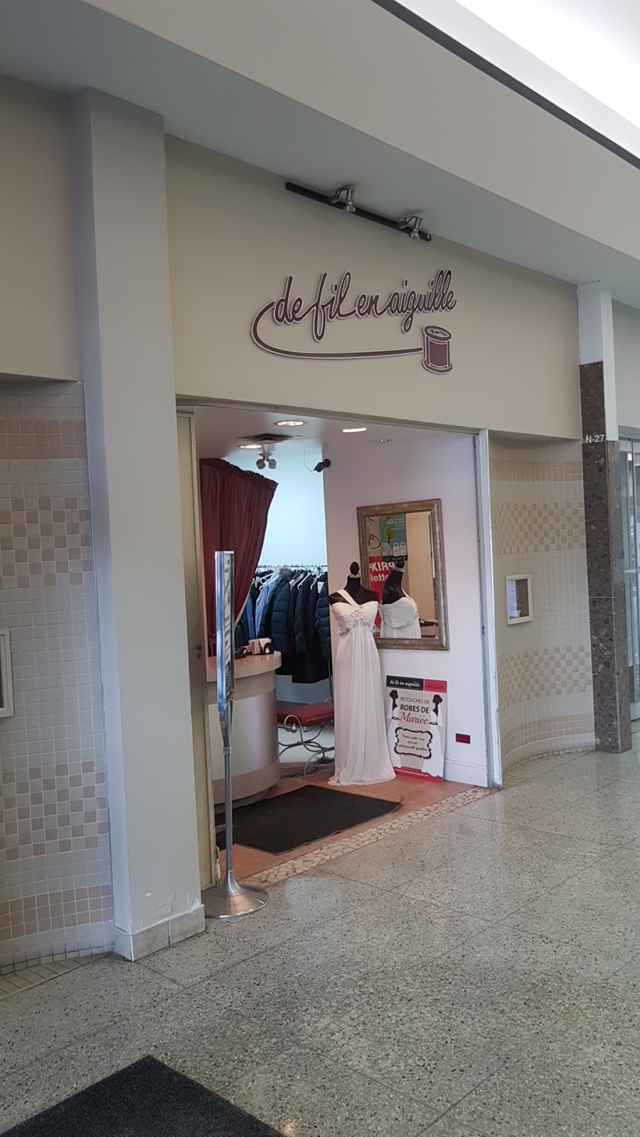 De Fil En Aiguille | 3131 Blvd. de la Côte-Vertu, Saint-Laurent, QC H4R 1Y8, Canada | Phone: (514) 335-3242