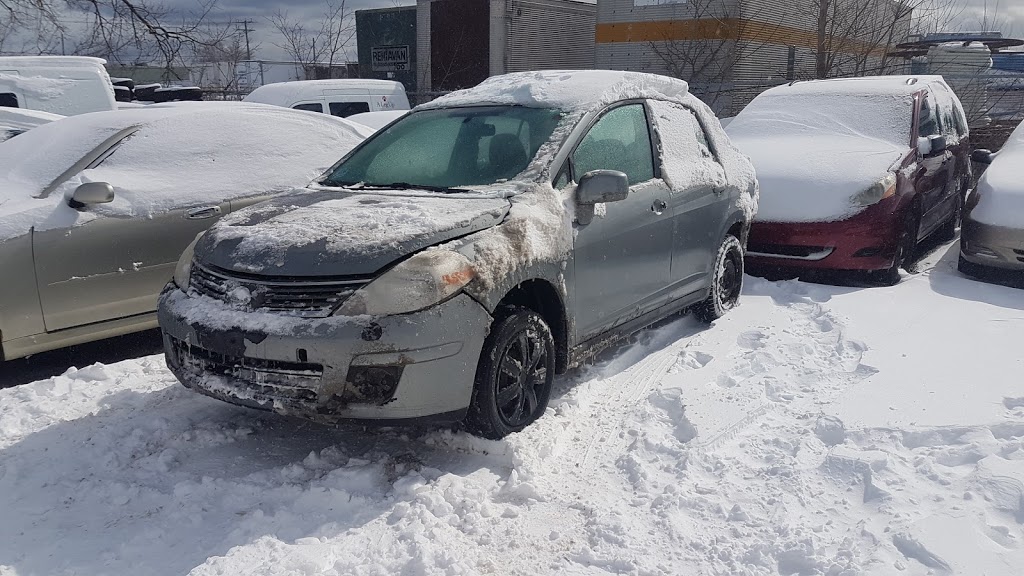 Toronto Scrap Car Removal - Maxpaycars | 17 Wintergreen Rd, North York, ON M3M 2H9, Canada | Phone: (647) 774-9110