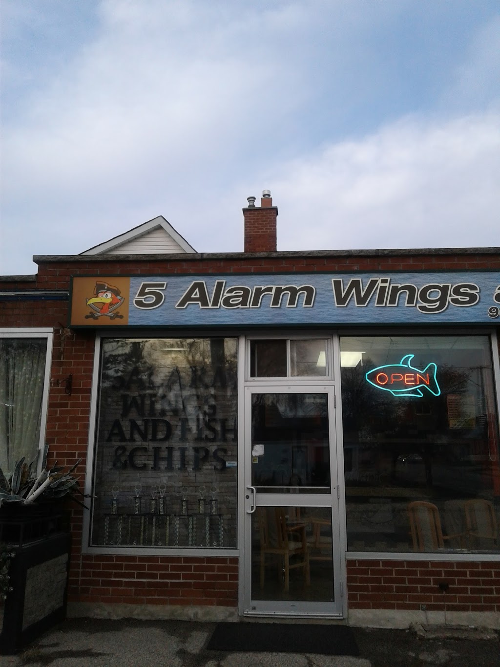 5 Alarm Wings | 553 Upper Wentworth St, Hamilton, ON L9A 4T8, Canada | Phone: (905) 385-5550