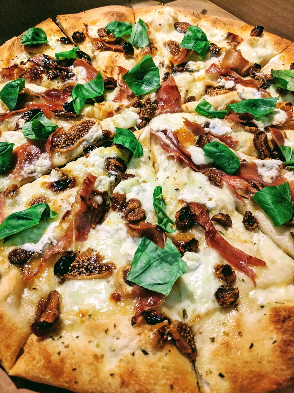 Fantastico Pizza | 288 Kerr St, Oakville, ON L6K 3B3, Canada | Phone: (905) 338-0888