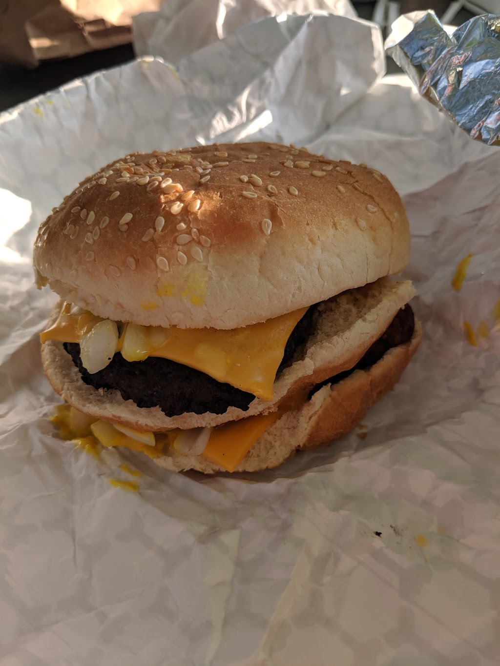 Willys Burger Bar | 267 Huron St, Clinton, ON N0M 1L0, Canada | Phone: (519) 606-0040