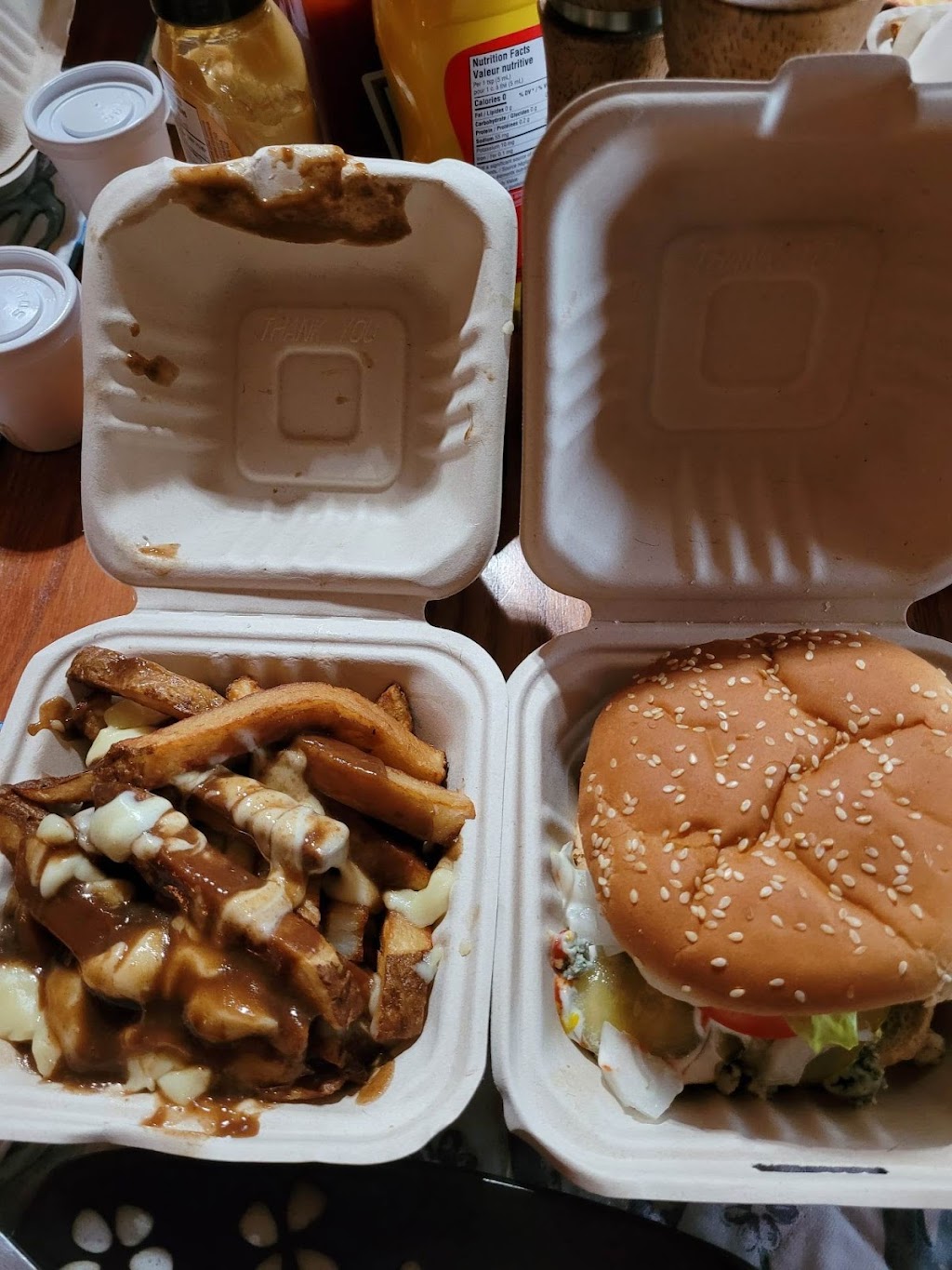 Boardwalk Burger | 250 PresquIle Pkwy, Brighton, ON K0K 1H0, Canada | Phone: (613) 743-8993