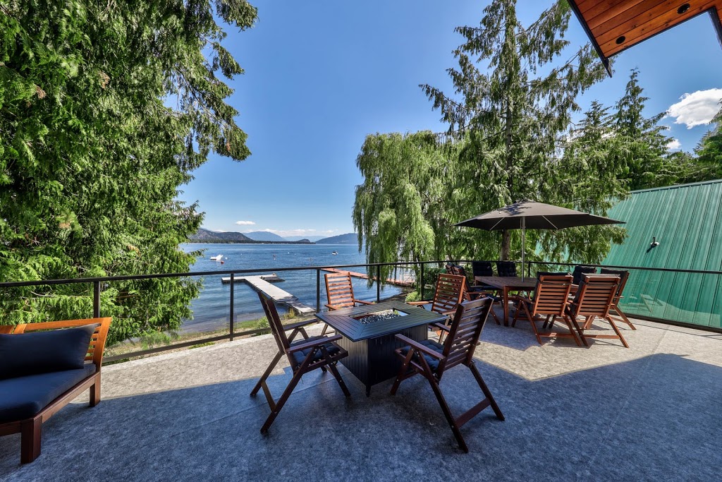 ENV Shuswap Vacation Rentals | 691 Viel Rd, Sorrento, BC V0E 2W1, Canada | Phone: (250) 319-7805