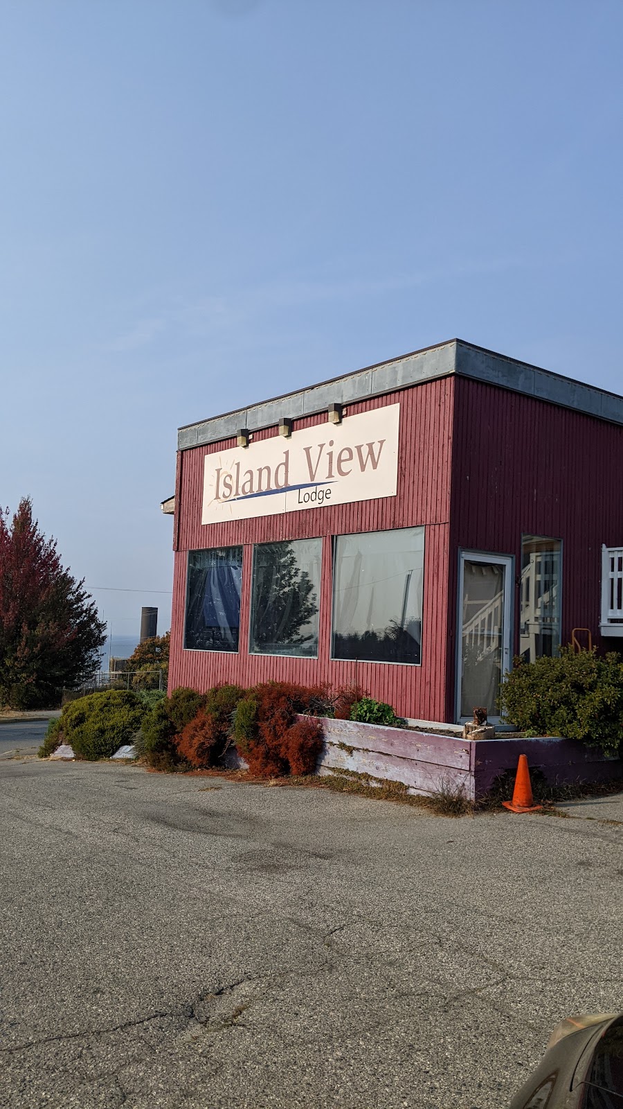 Island View Lodge | 6255 Marine Ave, Powell River, BC V8A 4K6, Canada | Phone: (604) 483-3113