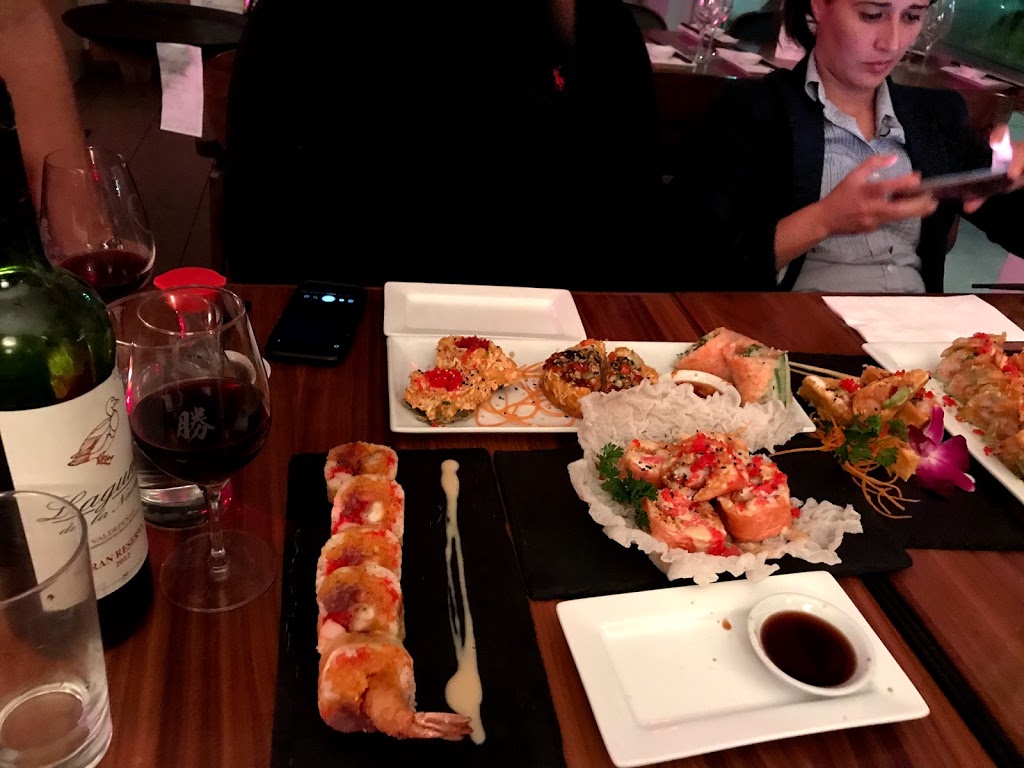 Uni Sushi | 210 Boul Jean-Leman, Candiac, QC J5R 6E6, Canada | Phone: (450) 619-9888