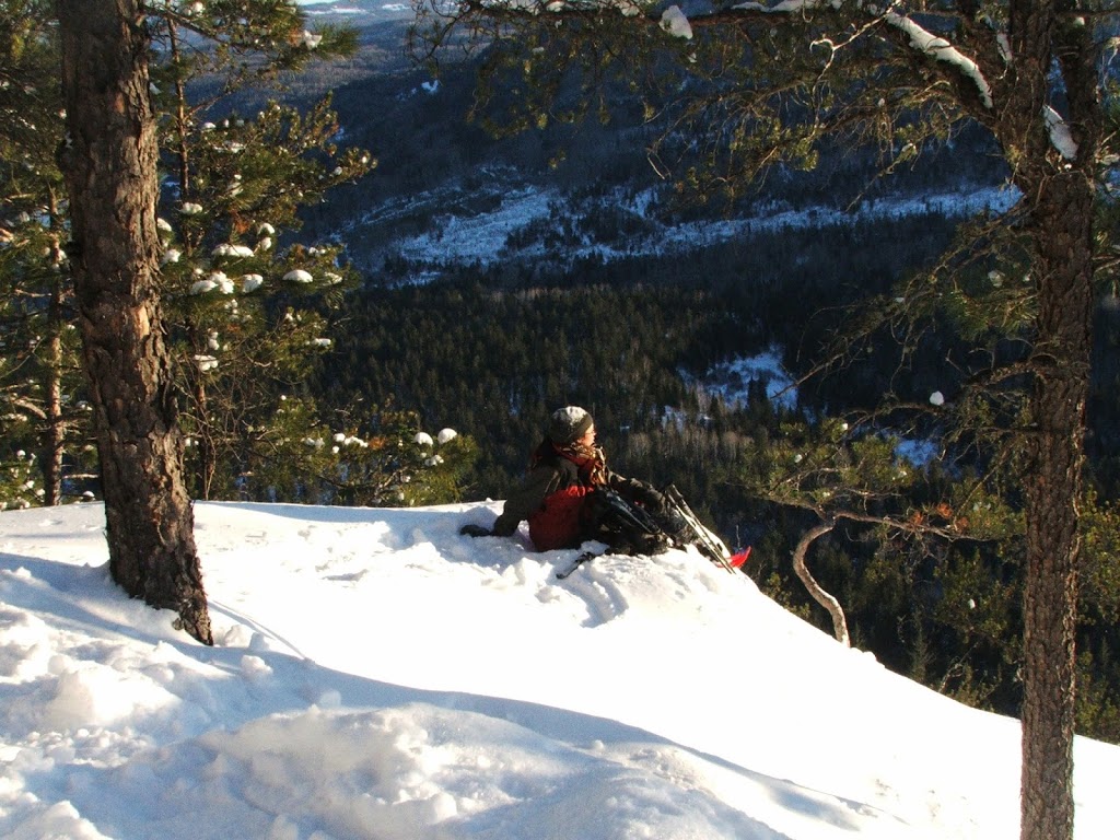 Auberge le Relais des Hautes-Gorges | 330 Rue Principale, Saint-Aimé-des-Lacs, QC G0T 1S0, Canada | Phone: (418) 439-5110