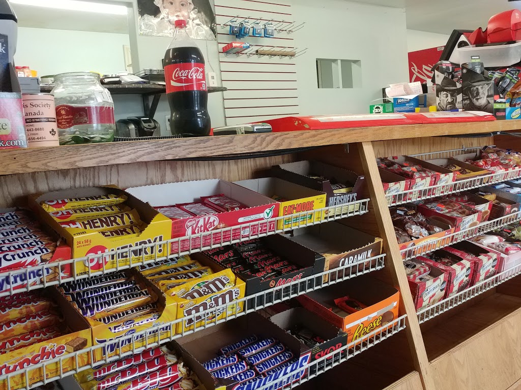 Emileos Snack Bar | 3702 Prospect Rd, Shad Bay, NS B3T 2B4, Canada | Phone: (902) 852-4196