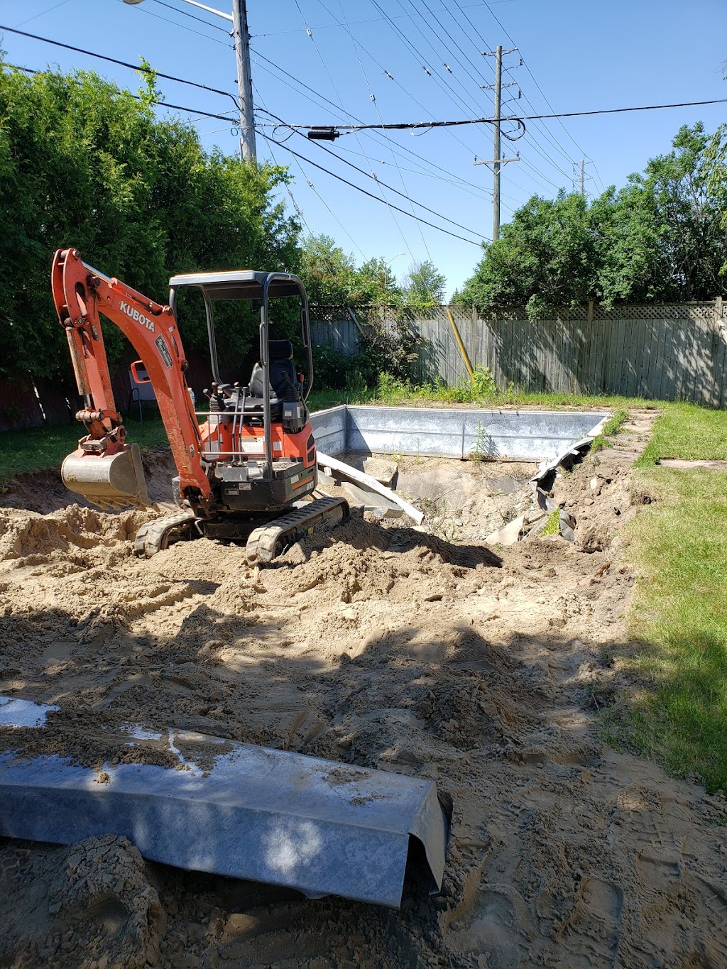 Ottawa Pool Removal Services | 3907 Rockdale Road, Navan, ON K4B 1H9, Canada | Phone: (613) 252-4051