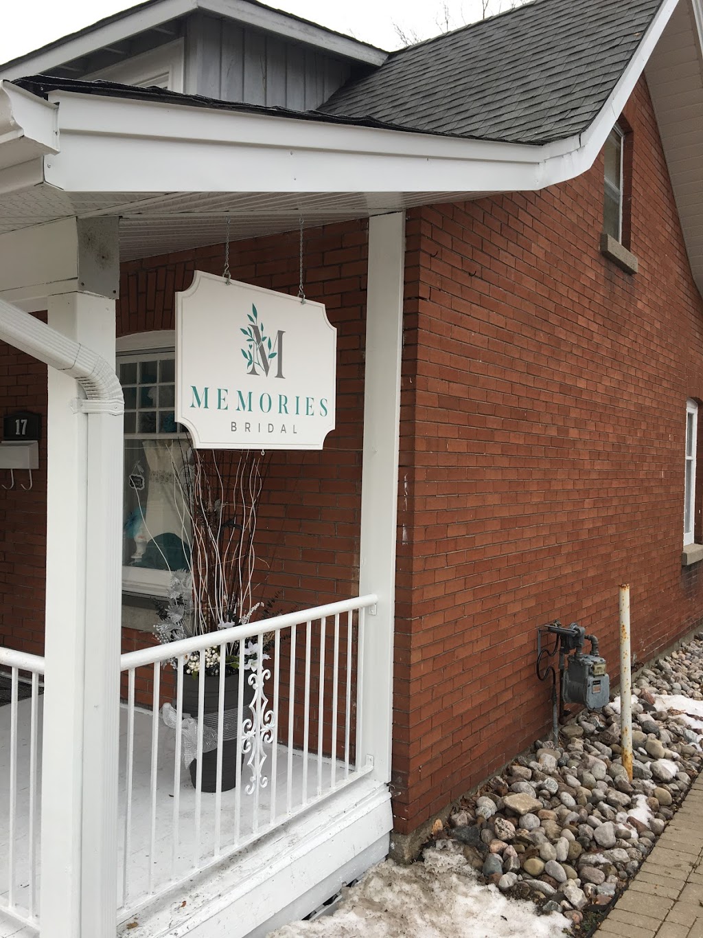 Memories Bridal | 17 Ross St, Barrie, ON L4N 1E8, Canada | Phone: (705) 333-9179