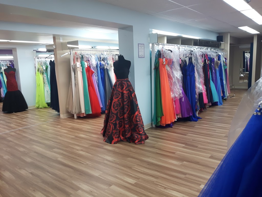 Alliance Bridal & Prom, Featuring Chez Ginette Ladies Wear | 17285 McLean Rd, Moose Creek, ON K0C 1W0, Canada | Phone: (613) 538-2334