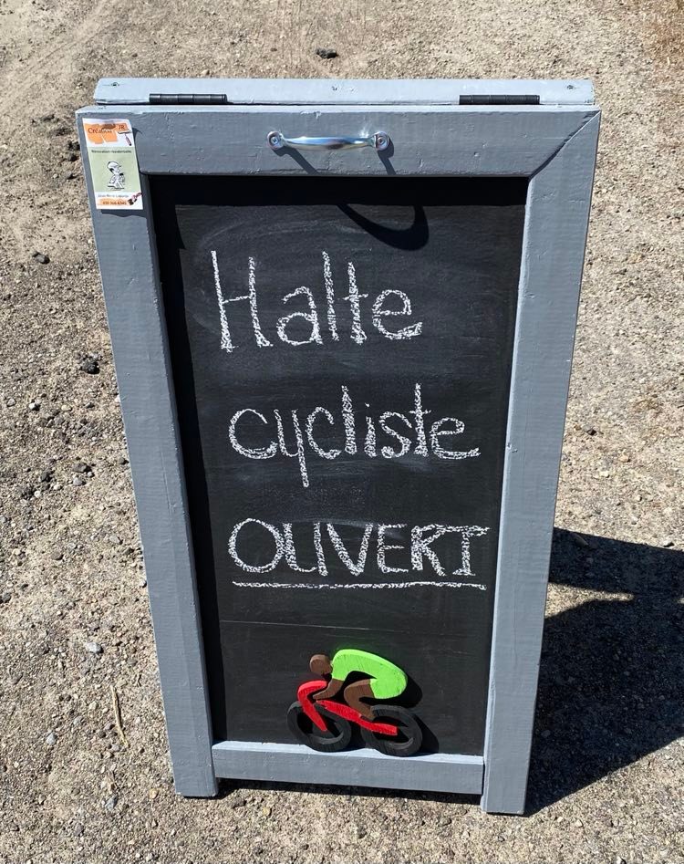 Dans la musette - Halte cycliste | 2024 Chem. des Hauteurs, Sainte-Lucie-des-Laurentides, QC J0T 2J0, Canada | Phone: (514) 578-3928