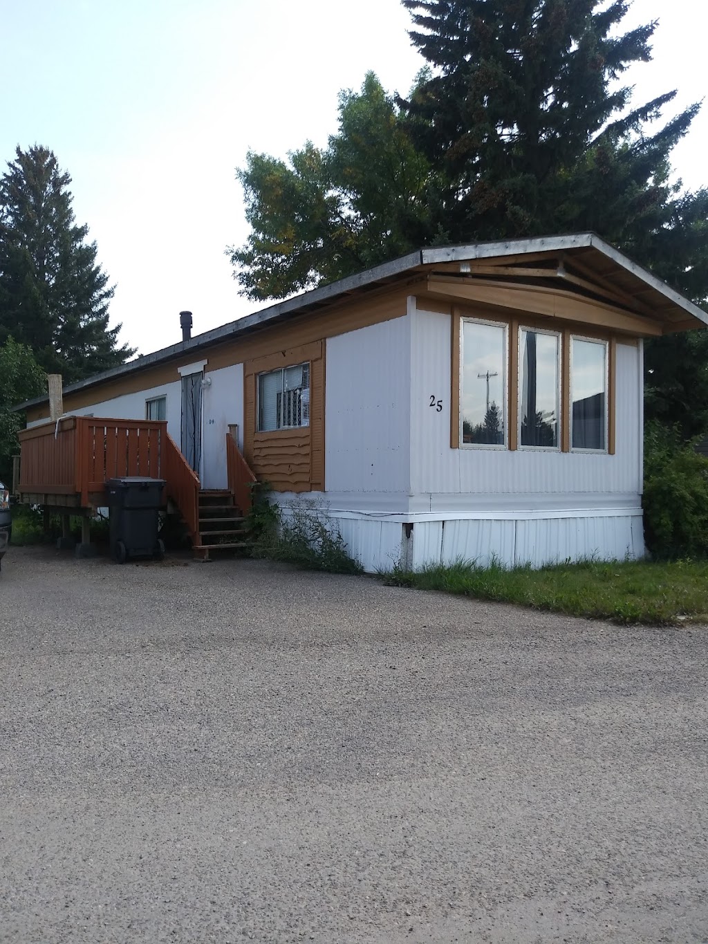 Coalhurst Community Mobile Home Park | 5301 2 St, Coalhurst, AB T0L 0V0, Canada | Phone: (403) 381-3322