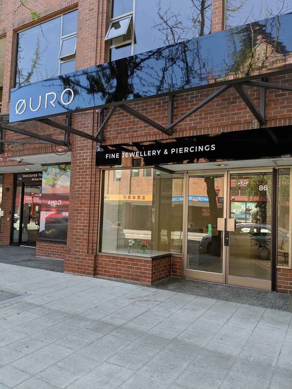 Ouro Fine Jewellery and Piercings | 86 E Pender St, Vancouver, BC V6A 1T1, Canada | Phone: (778) 237-7788