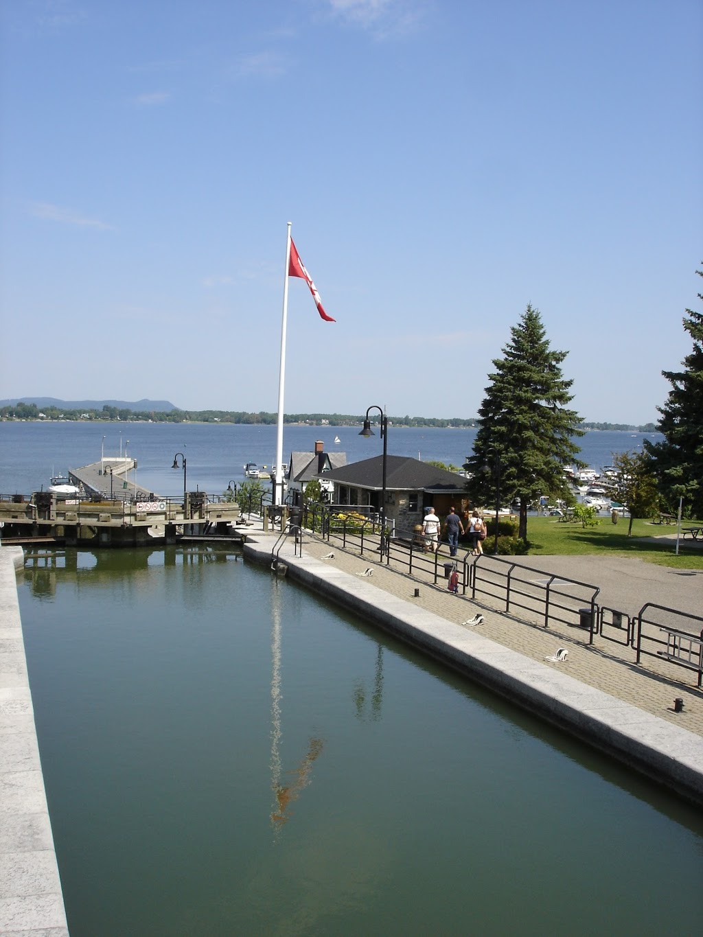 Chambly Canal National Historic Site of Canada | Avenue Bourgogne, Chambly, QC J3L 4C3, Canada | Phone: (450) 658-4381