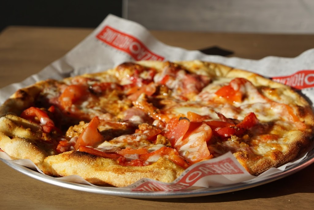 Pizza Hotline Stone-Fired | 295 Main St, Selkirk, MB R1A 1S7, Canada | Phone: (204) 818-2222