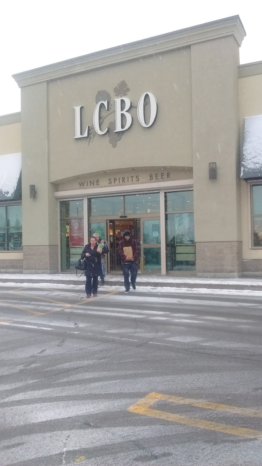 LCBO | 737 Golf Links Road Meadowlands Centre, Ancaster, ON L9K 1L5, Canada | Phone: (905) 304-9608