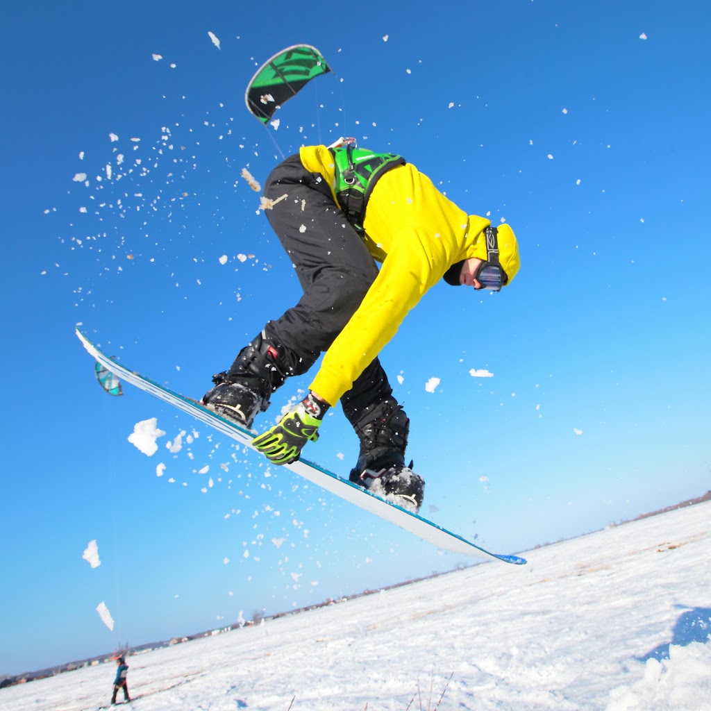 Centre Snowkite SADP | 170-180 Montée Barrette, Sainte-Anne-des-Plaines, QC J0N 1H0, Canada | Phone: (514) 834-5483