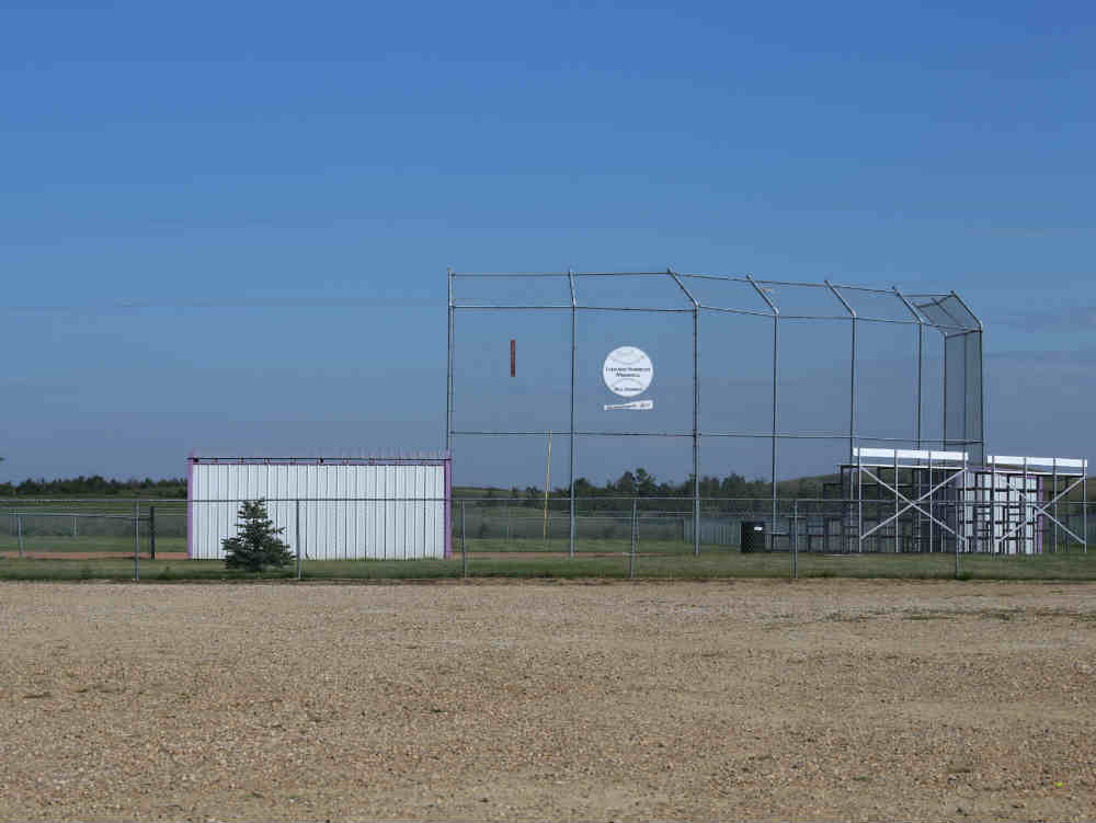 Ball Diamonds (Triplex Facility) | 300A 12th Ave, Hanna, AB T0J 1P0, Canada | Phone: (403) 854-4433