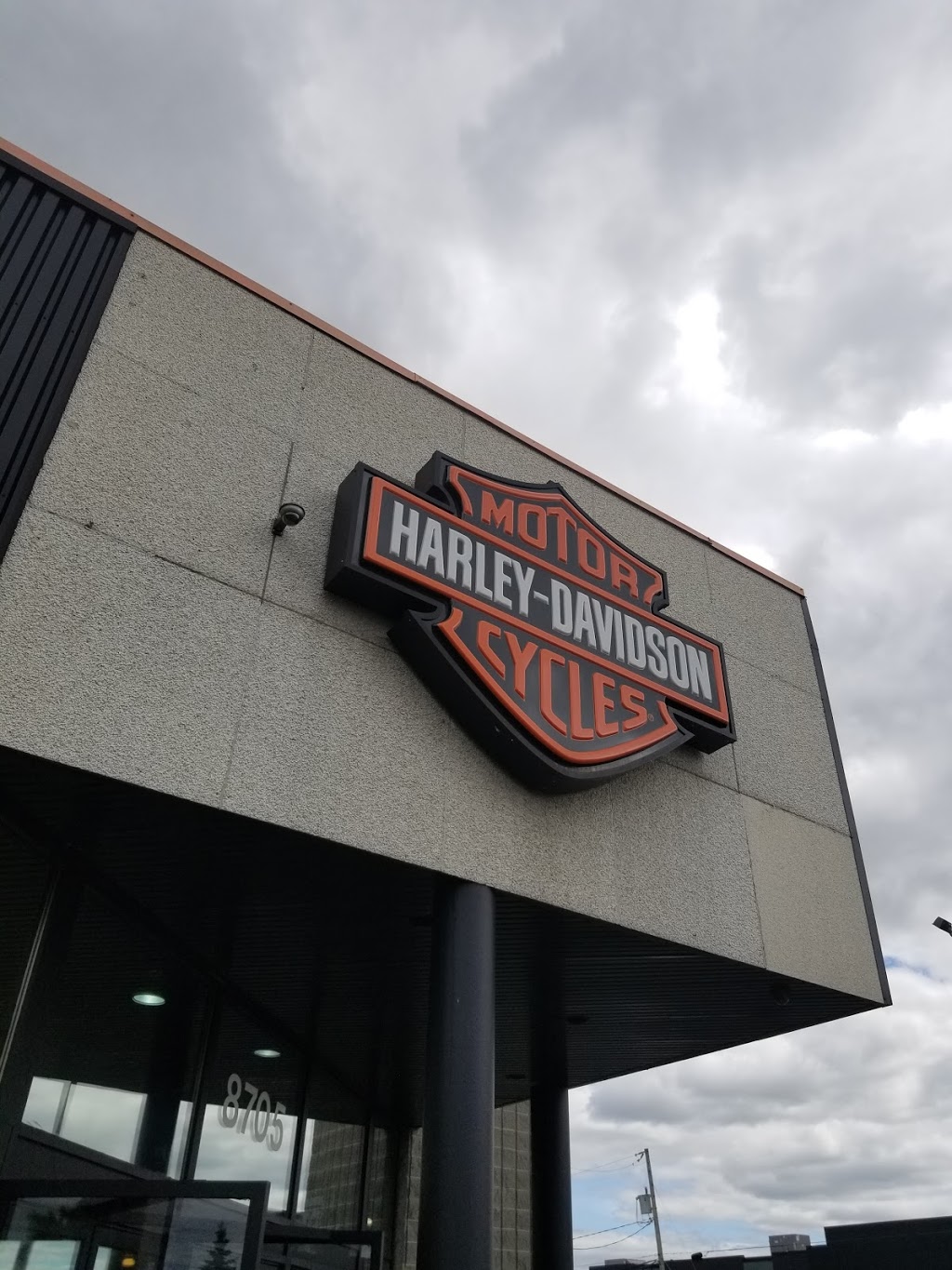 Léo Harley-Davidson | 8705 Boulevard Taschereau, Brossard, QC J4Y 1A4, Canada | Phone: (450) 443-4488