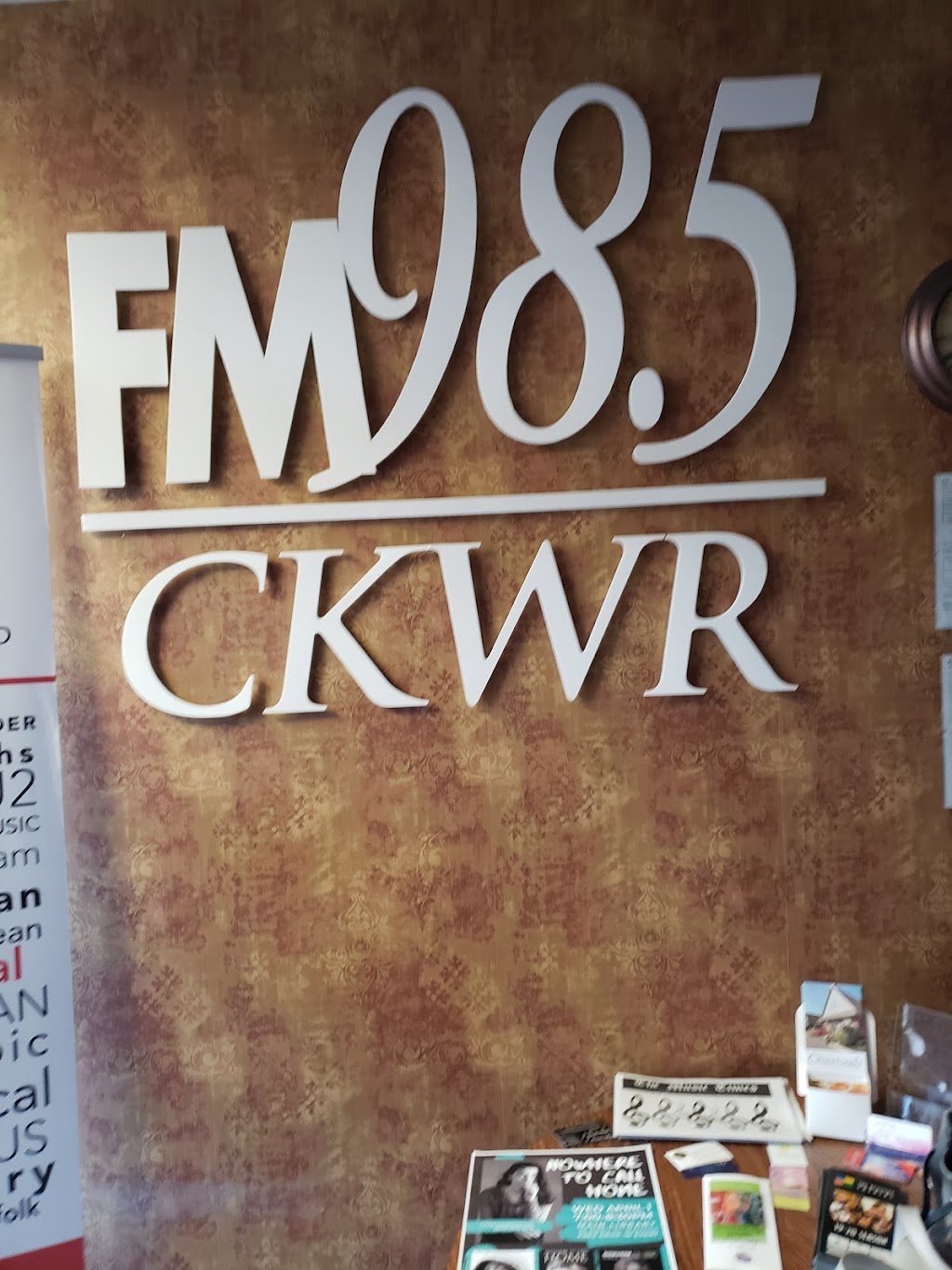 FM 98.5 CKWR | 1446 King St E, Kitchener, ON N2G 2N7, Canada | Phone: (519) 886-9870