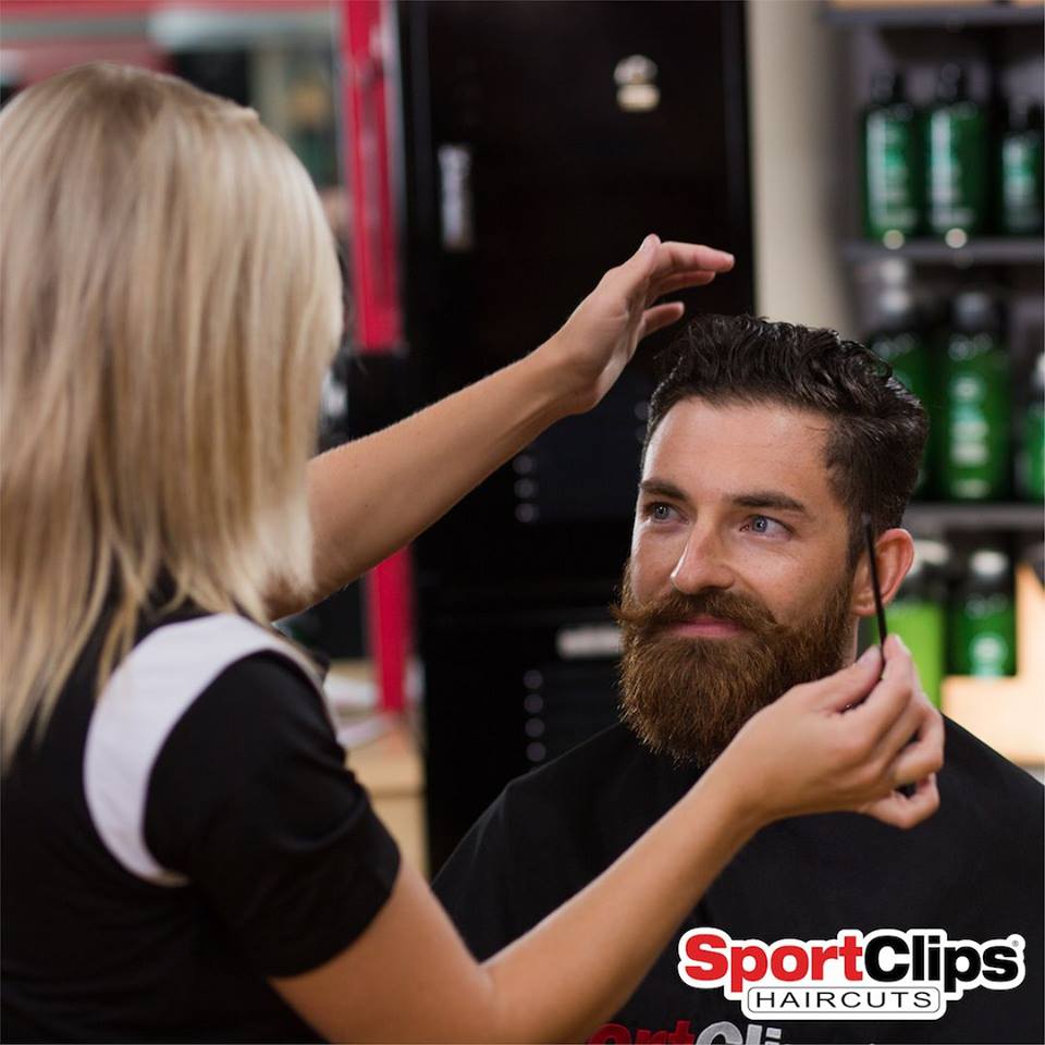 Sport Clips Holland Street Square | 494 Holland St W, Bradford, ON L3Z 0A2, Canada | Phone: (905) 775-2547