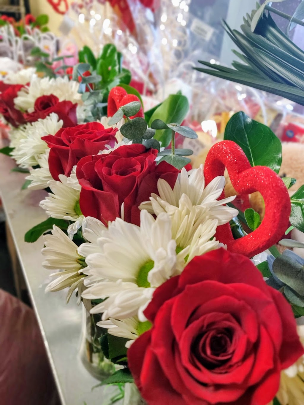 Fresh Flowers | Bloomex Self-Serve Flower Shop | Carlingwood | 2121 Carling Ave #18A, Ottawa, ON K2A 1H2, Canada | Phone: (888) 912-5666