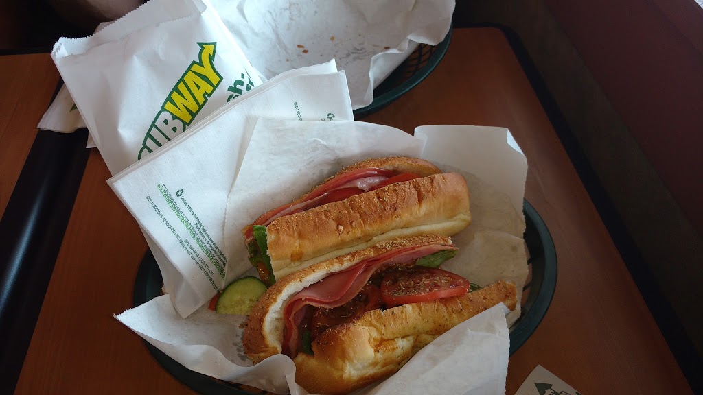 Subway | 57 West Aarsby Road West Valley Centre #1, Cochrane, AB T4C 1M1, Canada | Phone: (403) 932-5018