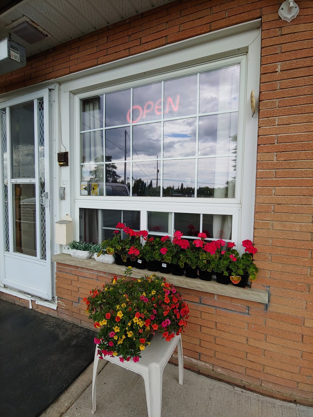 Town & Country Motel | 442 ON-11 #17, Nipigon, ON P0T 2J0, Canada | Phone: (807) 887-2382