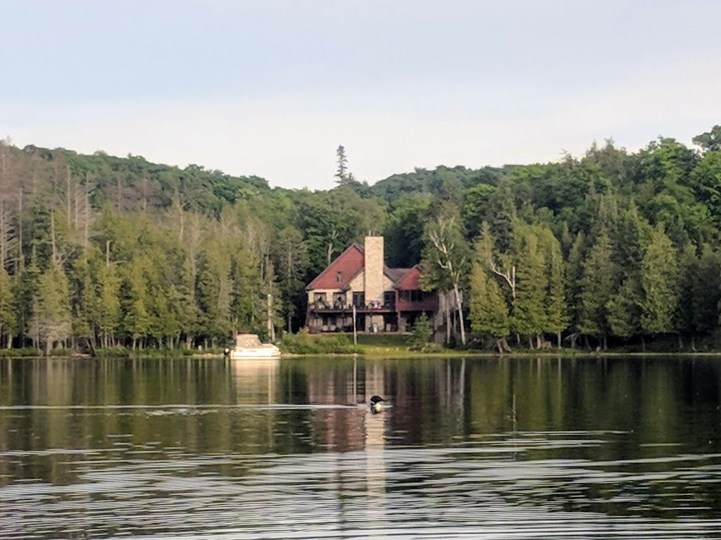 Lake Bernard House | 12 Chemin de la Belle-Passe, Low, QC J0X 2C0, Canada | Phone: (819) 459-2877