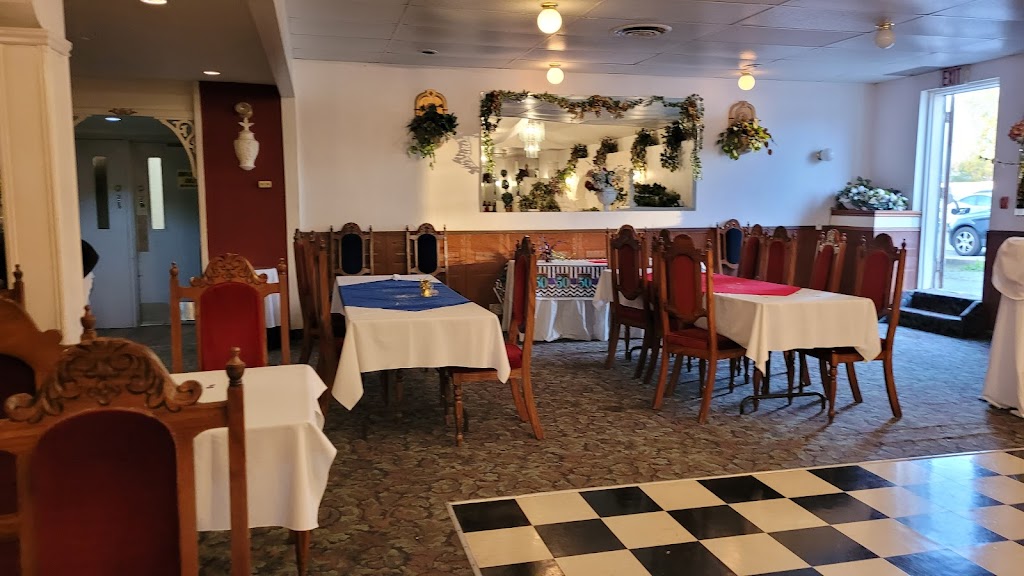 Zorbas Banquet Facility | 1474 Bath Rd, Kingston, ON K7M 4X6, Canada | Phone: (613) 545-1348