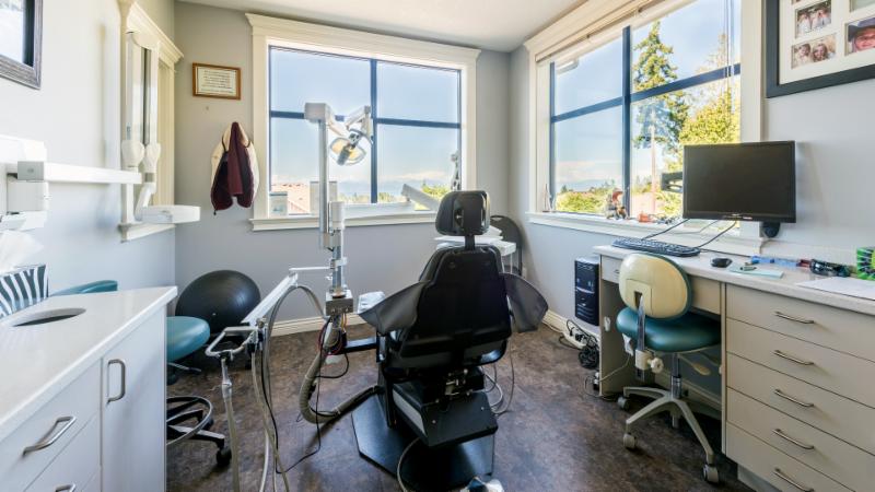 Woodgrove Dental Clinic | 5070 Uplands Dr, Nanaimo, BC V9T 6N1, Canada | Phone: (250) 729-9787