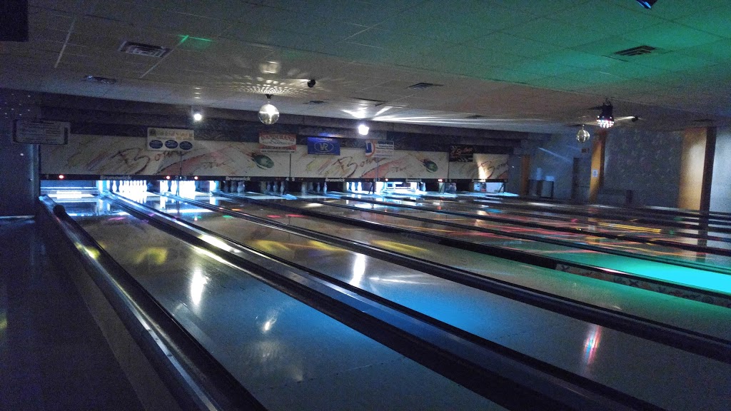 Bowling Lounge The Zenith | 110 Chemin Larocque, Salaberry-de-Valleyfield, QC J6T 4A8, Canada | Phone: (450) 371-4358